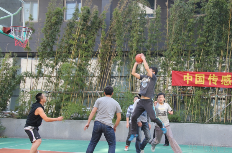公司组织参加软件园篮球赛